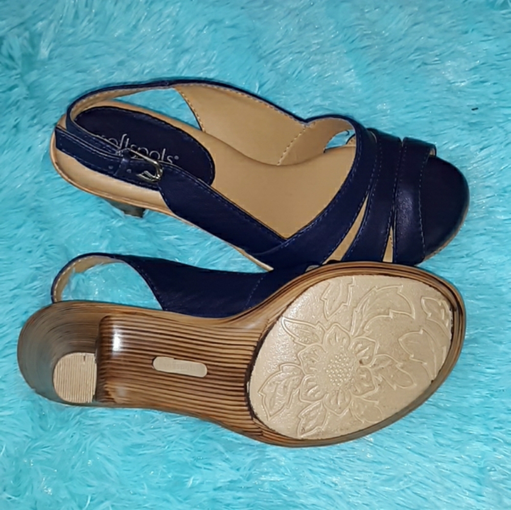 Sandals - Picture 2 of 7
